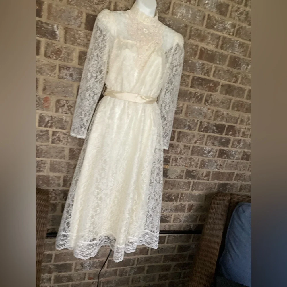 Vintage 1970’s High Neck Lace & Satin Ribbon Embellished Sheath Dress 11/12 - Picture 2 of 13